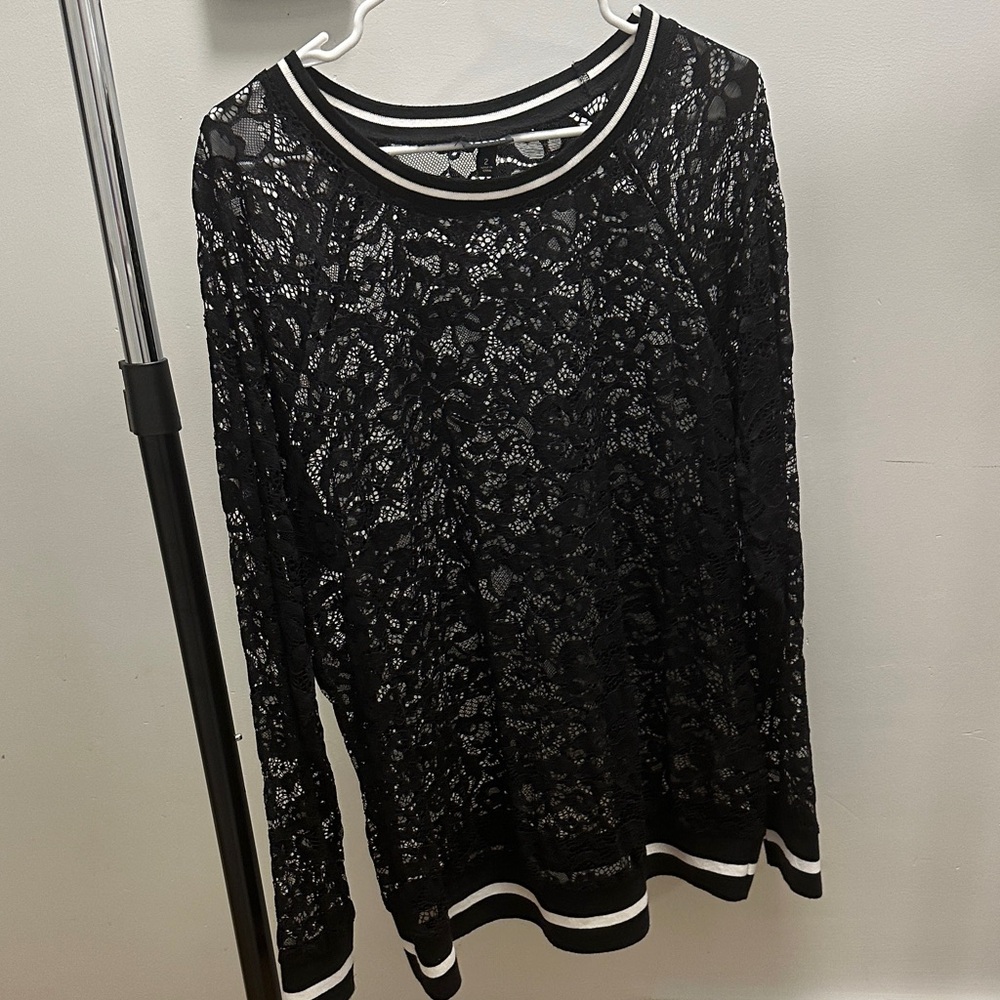 Elegant Torrid Black Lace Women's Top